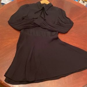 🦊 Zara black dress.